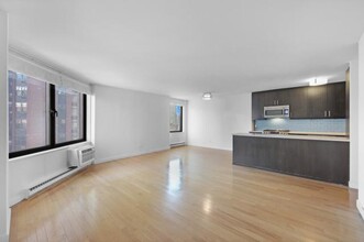 1641 3rd Ave in New York, NY - Building Photo - Building Photo