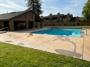 573 Lincoln Ave in Modesto, CA - Building Photo - Building Photo