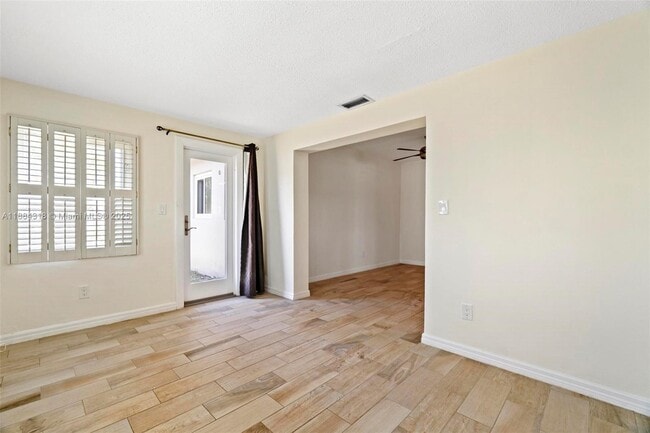 838 NW 10th Ave in Dania Beach, FL - Building Photo - Building Photo