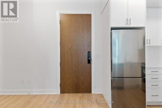 3240 William Coltson Ave in Oakville, ON - Building Photo - Building Photo