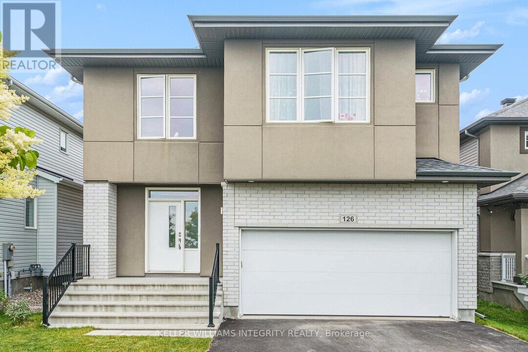 126 Groningen St in Ottawa, ON - Building Photo