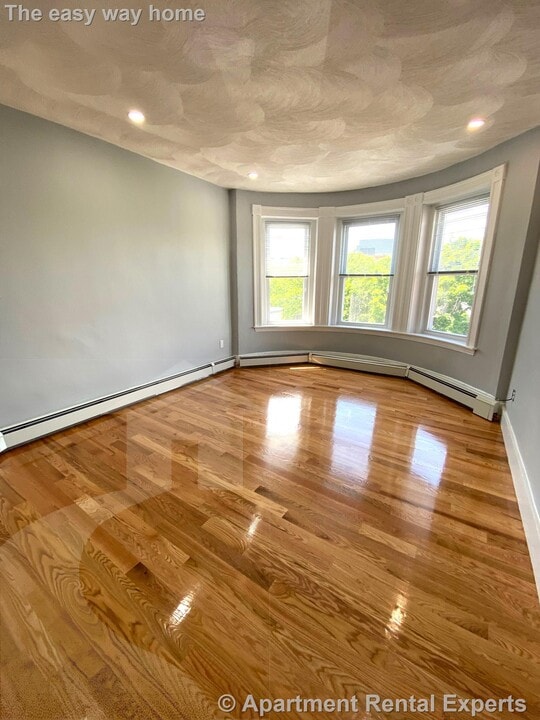 160 Harvard St in Cambridge, MA - Building Photo