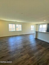 7145 Owl Vw Dr in Sparks, NV - Foto de edificio - Building Photo