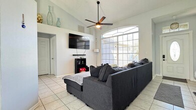 2144 SW Vista Rd in Port St. Lucie, FL - Building Photo - Building Photo