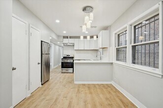 2623 W Arthur Ave in Chicago, IL - Building Photo - Building Photo