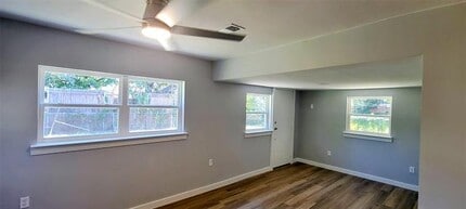 1710 Glenwick Ln in Irving, TX - Building Photo - Building Photo