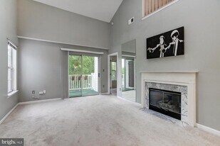 12912 Churchill Ridge Cir in Germantown, MD - Building Photo