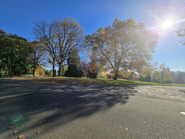 3705 N Longview Ave, Unit A