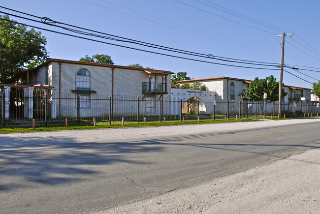 Primavera Apartments in Dallas, TX - Building Photo - Building Photo