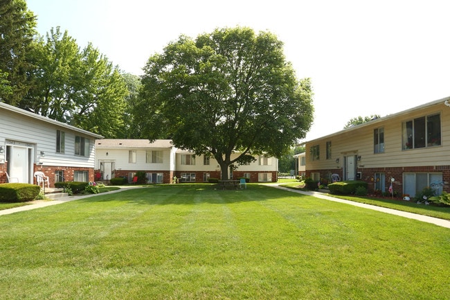 Brookfield Apartments in Flint, MI - Foto de edificio - Building Photo