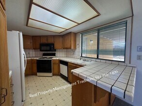 37013 Waterman Ave in Palmdale, CA - Building Photo - Building Photo