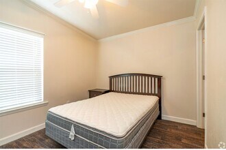 3114 Shady Creek Ln in Oyster Creek, TX - Building Photo - Building Photo