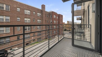 3801 Georgia Ave NW, Unit 301 in Washington, DC - Foto de edificio - Building Photo