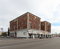 Westbridge Apartments in Los Angeles, CA - Foto de edificio - Building Photo