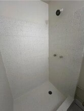 31 NE 56th St in Fort Lauderdale, FL - Foto de edificio - Building Photo