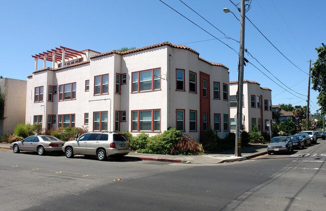 442 8th St in Santa Rosa, CA - Foto de edificio - Building Photo