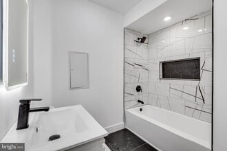 6027 Delancey St in Philadelphia, PA - Building Photo - Building Photo