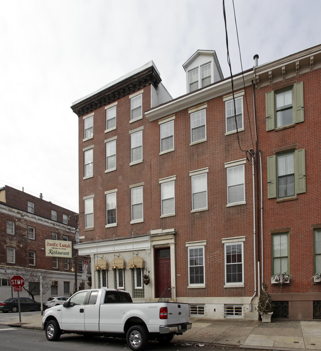 760-762 S 10th St in Philadelphia, PA - Building Photo - Building Photo