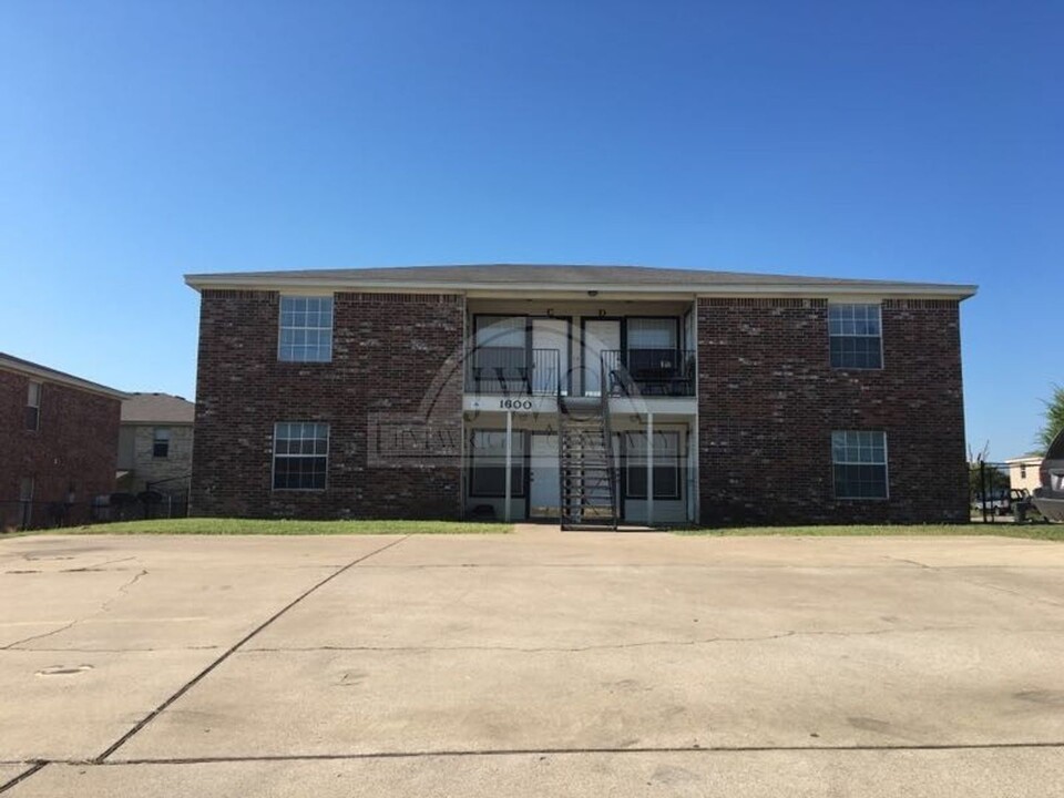 1600 Dugger Cir in Killeen, TX - Foto de edificio