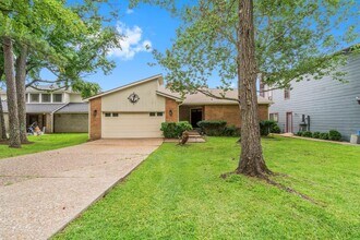 2839 Hemingway Dr in Montgomery, TX - Building Photo - Building Photo