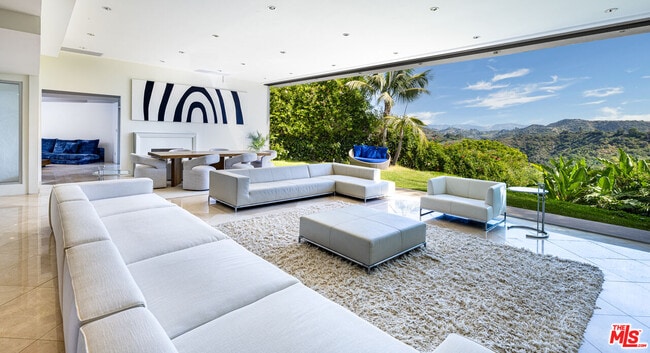 1466 Bel Air Rd in Los Angeles, CA - Building Photo - Building Photo