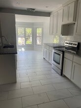 402 S Pearl St in Trenton, TX - Foto de edificio - Building Photo