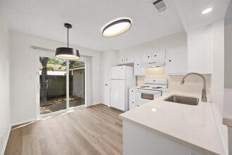 6604 Scrub Oak Ln in Austin, TX - Building Photo - Building Photo