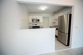 1 Aberdeen Ct in Schaumburg, IL - Building Photo - Building Photo