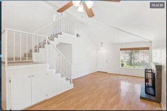 6828 Poppyview Dr in Oak Park, CA - Building Photo - Building Photo