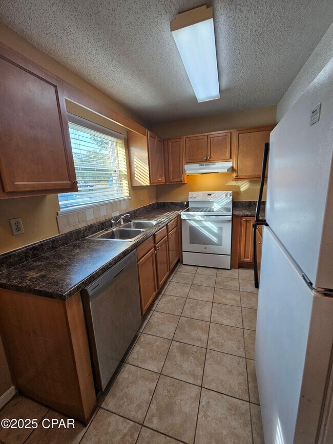 1325 W 12th St in Panama City, FL - Building Photo - Building Photo