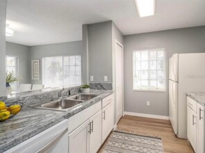 2032 Fluorshire Dr in Brandon, FL - Building Photo - Building Photo