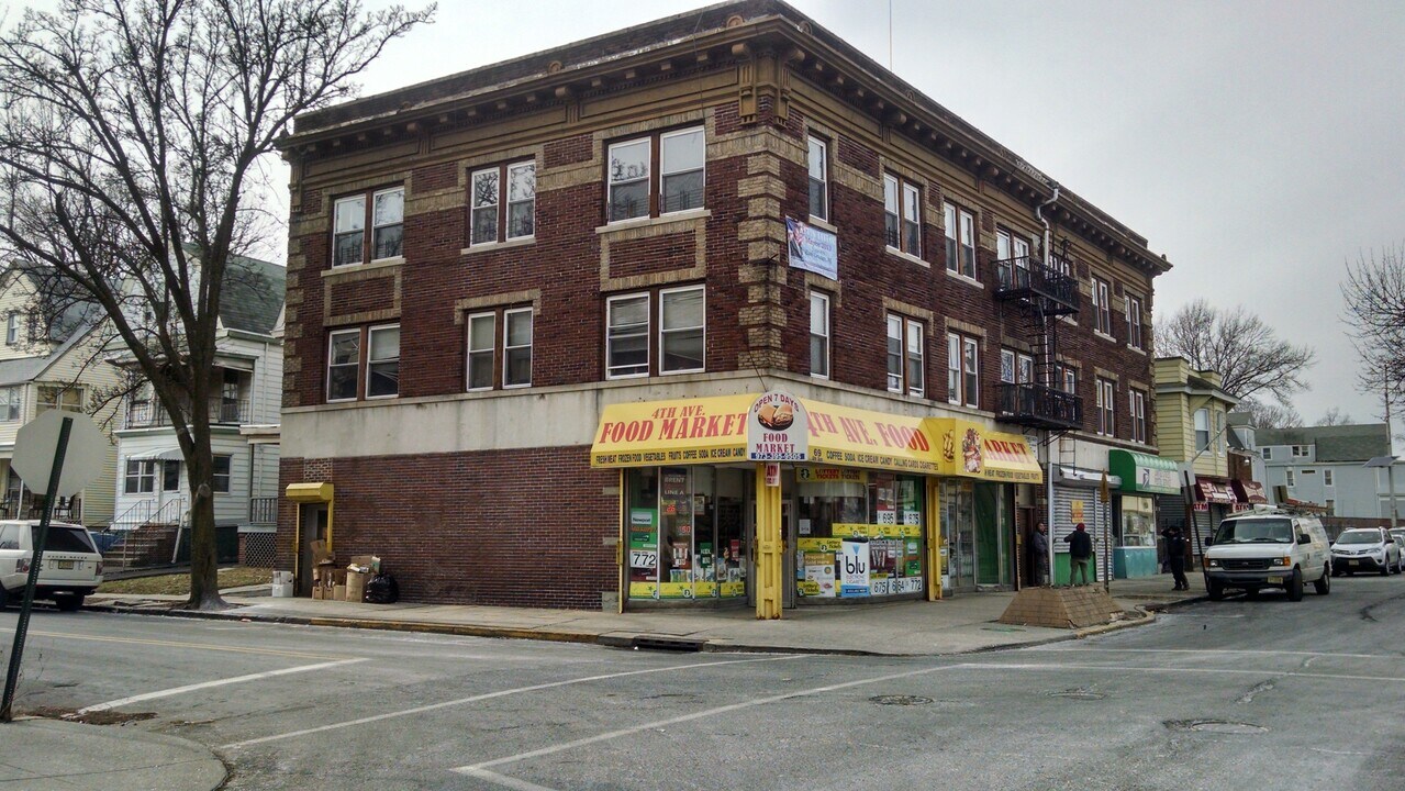 71 4th Ave, Unit 3 in East Orange, NJ - Building Photo