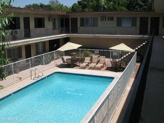 18200 Killion St-Unit -Apt. 32 in Los Angeles, CA - Building Photo - Building Photo