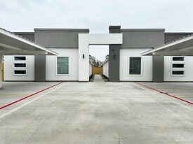 12 Acacia St in Alamo, TX - Building Photo