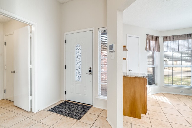 3625 Garden Springs Dr in Fort Worth, TX - Building Photo - Building Photo