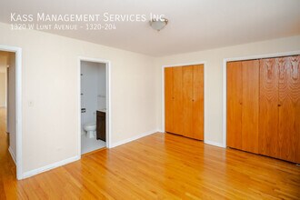 1320 W Lunt Ave in Chicago, IL - Building Photo - Building Photo