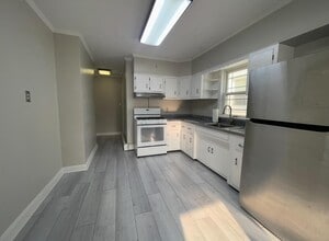 87 Avenue C in Bayonne, NJ - Building Photo - Building Photo