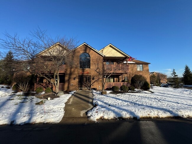 8611 Scenicview Dr in Broadview Heights, OH - Building Photo - Building Photo