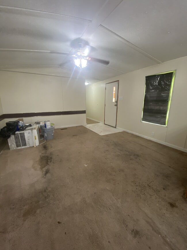 90 Stowers Ln in Cross Lanes, WV - Building Photo - Building Photo