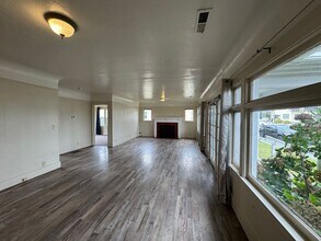 2823 E St in Eureka, CA - Building Photo - Building Photo