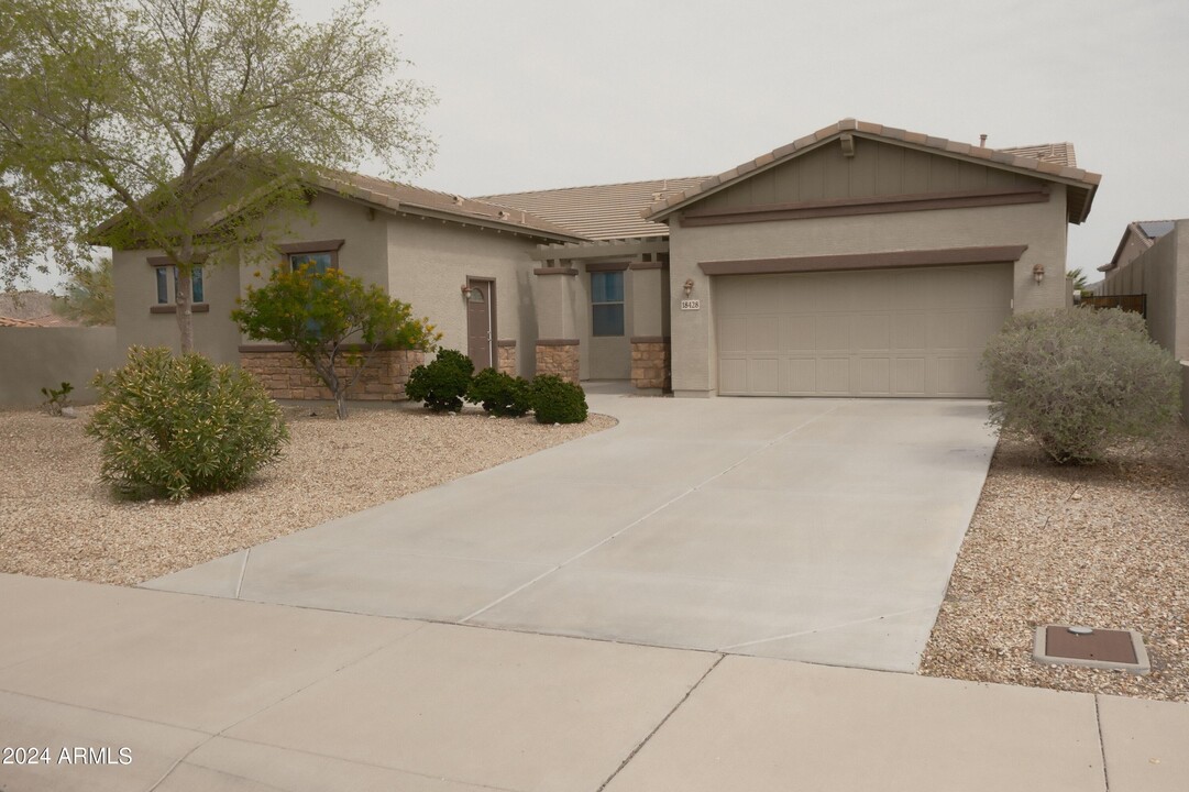 18428 W Summer Haven Dr in Goodyear, AZ - Building Photo