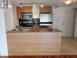 37-1237 Grosvenor St in Toronto, ON - Building Photo - Building Photo
