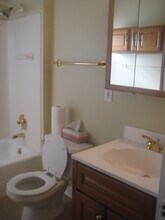 2584 Kendall Rd in Shaker Heights, OH - Building Photo - Building Photo