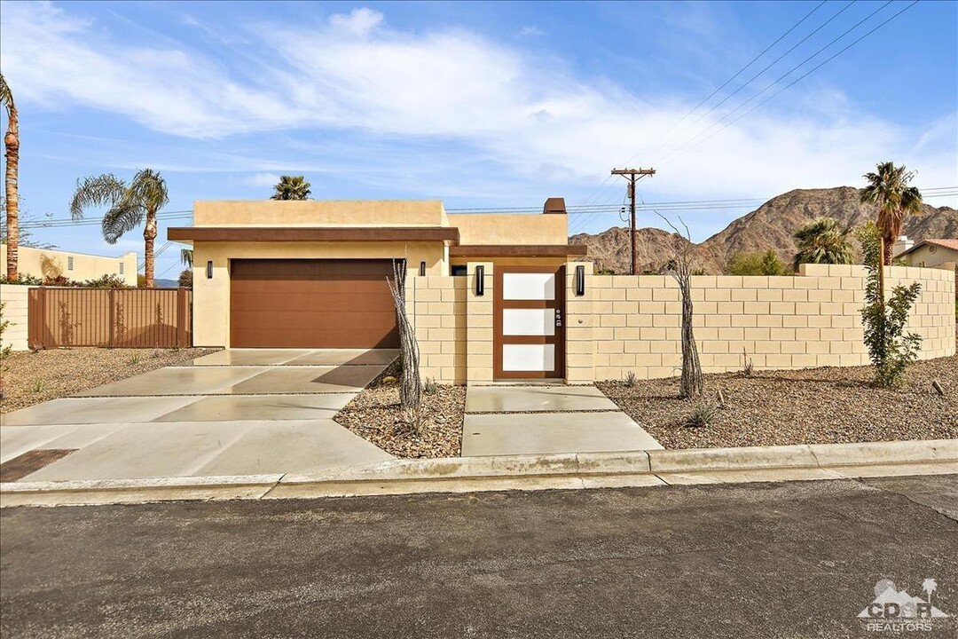 53720 Avenida Madero in La Quinta, CA - Building Photo