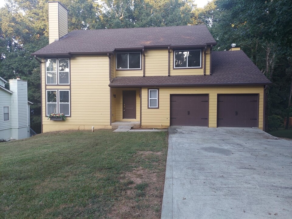 924 Chapman Cir in Stone Mountain, GA - Building Photo