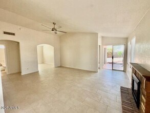 10659 W Yukon Dr in Peoria, AZ - Building Photo - Building Photo