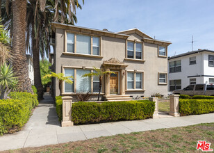 8537 Cashio St in Los Angeles, CA - Building Photo - Building Photo