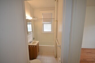1564 Commonwealth Ave, Unit 1 in Boston, MA - Building Photo - Building Photo