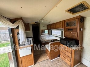 9831 TX-106 Loop in San Antonio, TX - Building Photo - Building Photo