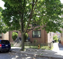 10 Norris Cres in Toronto, ON - Building Photo